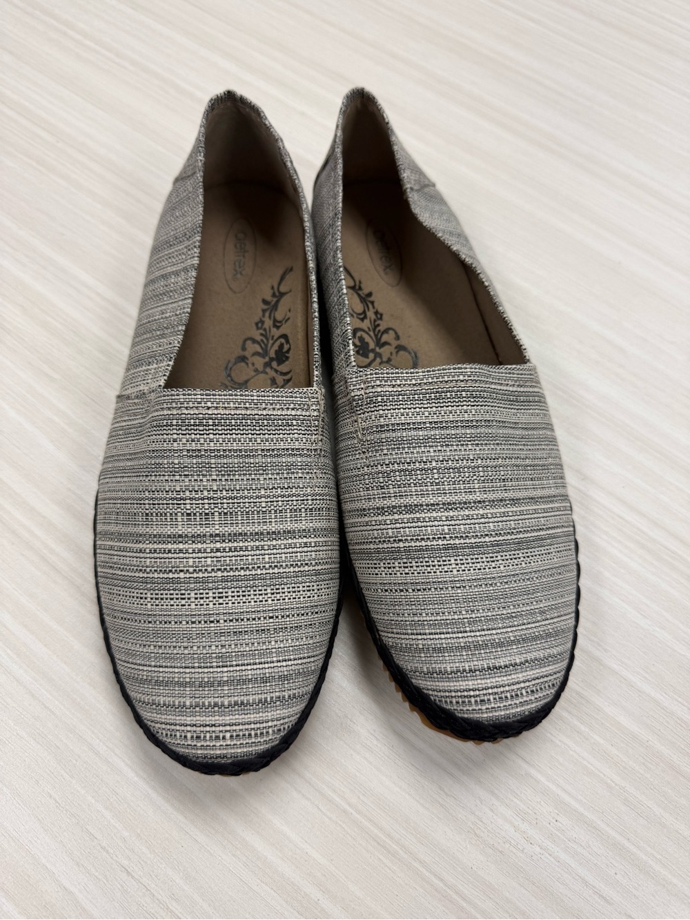 Aetrex Casual Gray Slip-On Women's Flats